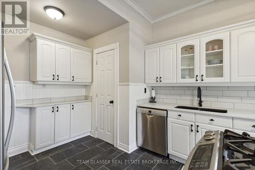 123 Cathcart St, London, ON - Indoor Photo Showing Kitchen With Double Sink