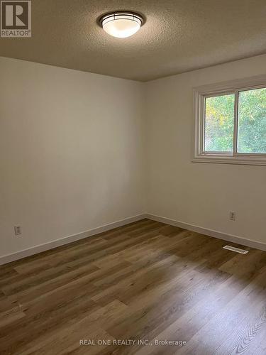 44 Banting Cres, London, ON - Indoor Photo Showing Other Room