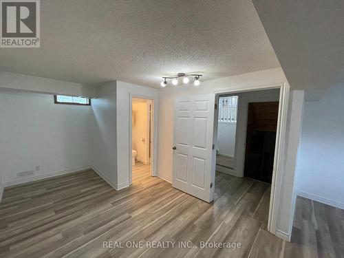 44 Banting Crescent, London, ON - Indoor Photo Showing Other Room