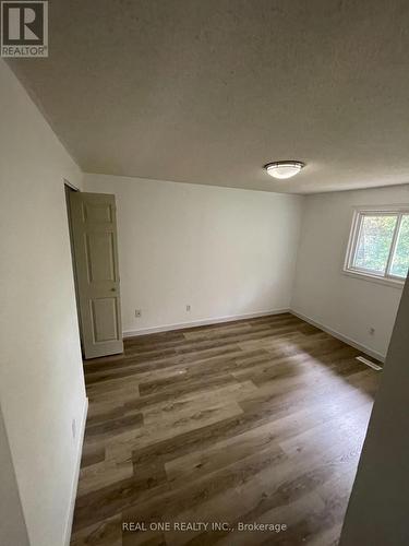 44 Banting Cres, London, ON - Indoor Photo Showing Other Room