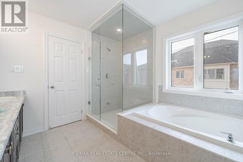 3939 Lodi Road, Burlington, ON - Indoor Photo Showing Bathroom