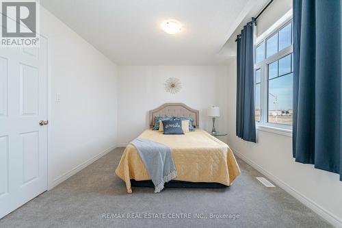 3939 Lodi Rd, Burlington, ON - Indoor Photo Showing Bedroom