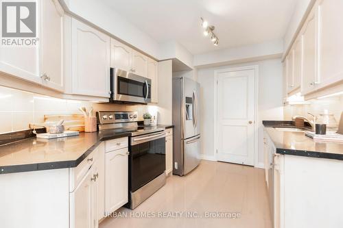 #3805 -1 Palace Place Crt, Toronto, ON - Indoor Photo Showing Kitchen