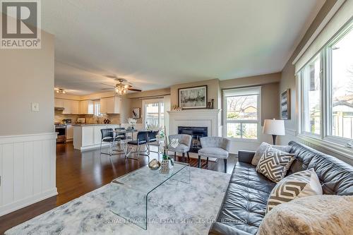 3087 Cascade Crt, Mississauga, ON - Indoor Photo Showing Living Room With Fireplace