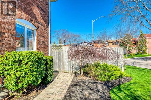 3087 Cascade Crt, Mississauga, ON - Outdoor