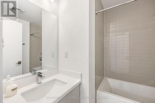 303 - 2916 Highway 7 Road, Vaughan, ON - Indoor Photo Showing Bathroom