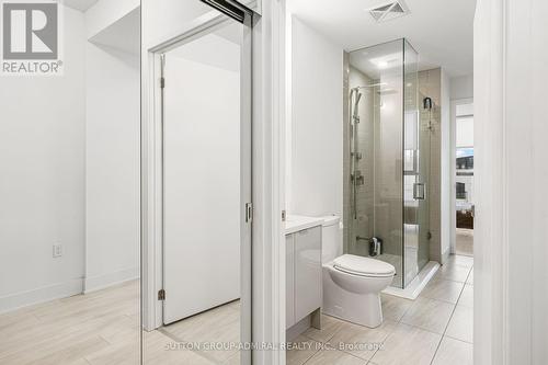 #303 -2916 Highway 7 Rd, Vaughan, ON - Indoor Photo Showing Bathroom