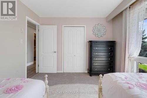 129 Bayview Dr, Barrie, ON - Indoor Photo Showing Bedroom
