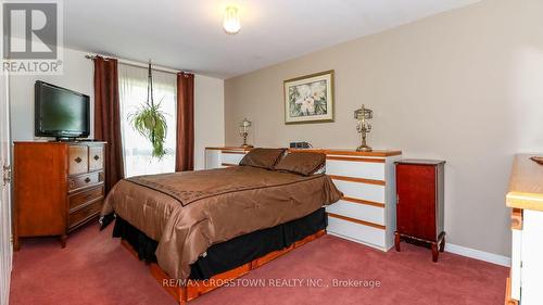 181 Little Ave, Barrie, ON - Indoor Photo Showing Bedroom