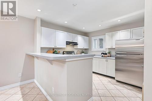 402 Mariners Way, Collingwood, ON - Indoor Photo Showing Kitchen