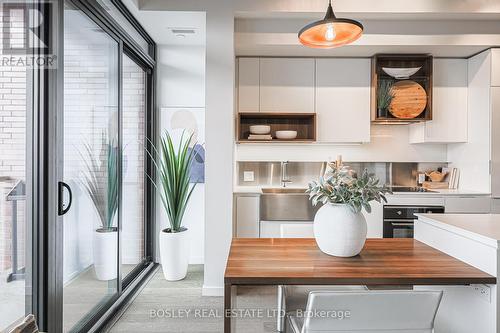 #805 -383 Sorauren Ave, Toronto, ON - Indoor Photo Showing Kitchen