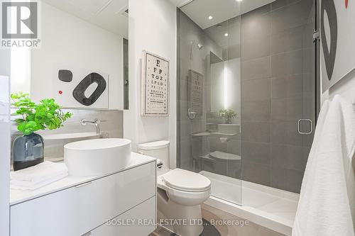 #805 -383 Sorauren Ave, Toronto, ON - Indoor Photo Showing Bathroom