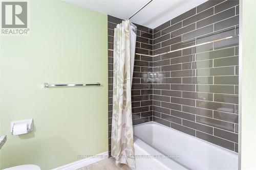 #703 -1270 Maple Crossing Blvd, Burlington, ON - Indoor Photo Showing Bathroom