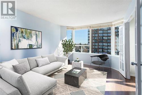 703 - 1270 Maple Crossing Boulevard, Burlington, ON - Indoor Photo Showing Living Room