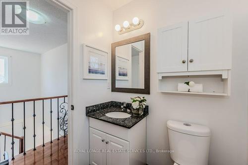 177 Martindale Ave, Oakville, ON - Indoor Photo Showing Bathroom