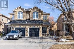 5675 RALEIGH ST  Mississauga, ON L5M 7E6