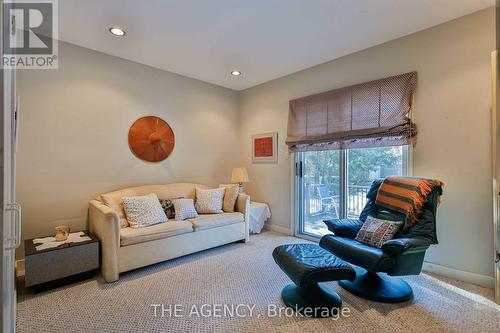 4189 Inglewood Dr, Burlington, ON - Indoor Photo Showing Living Room