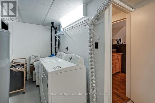 15 - 2095 Marine Drive, Oakville, ON - Indoor Photo Showing Laundry Room