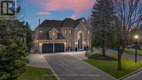 715 Highland Blade Rd, Newmarket, ON - Outdoor With Facade