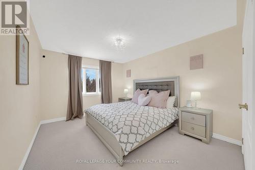 715 Highland Blade Rd, Newmarket, ON - Indoor Photo Showing Bedroom
