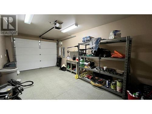 7141 S Cariboo 97 Highway, Lone Butte, BC - Indoor Photo Showing Garage