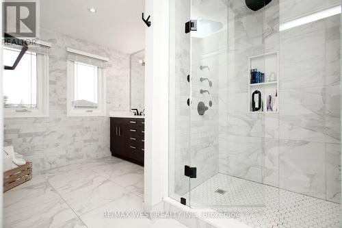 39 Moccasin Tr, Vaughan, ON - Indoor Photo Showing Bathroom