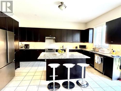 11 Torrey Pines Road N, Vaughan, ON - Indoor Photo Showing Kitchen With Stainless Steel Kitchen With Upgraded Kitchen