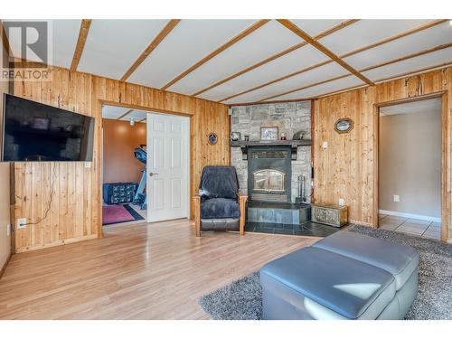 5203 Silver Court, Peachland, BC - Indoor With Fireplace