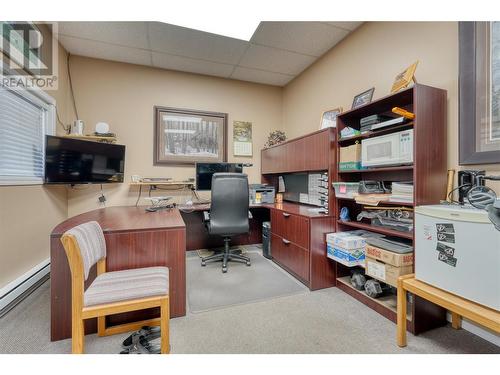 5203 Silver Court, Peachland, BC - Indoor Photo Showing Office