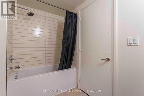 2115 - 460 Adelaide Street E, Toronto, ON - Indoor Photo Showing Bathroom