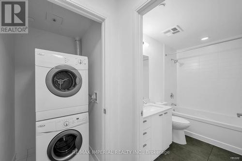#507 -30 Roehampton Ave W, Toronto, ON - Indoor Photo Showing Laundry Room