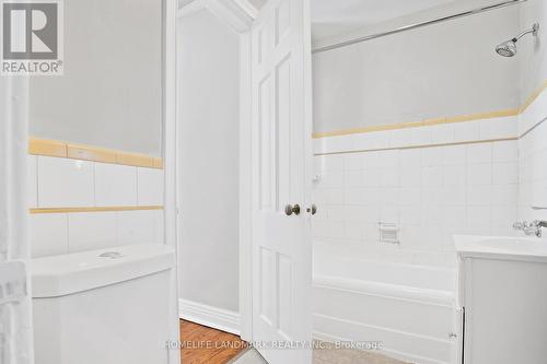 407 - 697 Eglinton Avenue W, Toronto, ON - Indoor Photo Showing Bathroom
