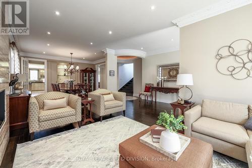 82 Munro Blvd, Toronto, ON - Indoor Photo Showing Living Room