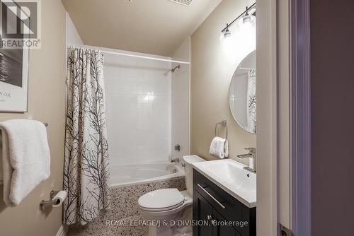 82 Munro Boulevard, Toronto, ON - Indoor Photo Showing Bathroom