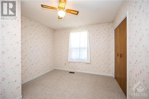 420 Hartsgravel Road, Delta, ON - Indoor Photo Showing Other Room