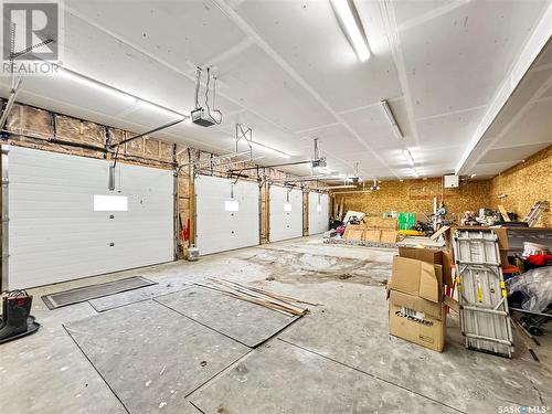60 3Rd Avenue W, Metinota, SK - Indoor Photo Showing Garage