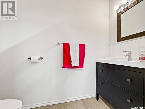 60 3Rd Avenue W, Metinota, SK - Indoor Photo Showing Bathroom