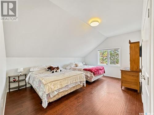 60 3Rd Avenue W, Metinota, SK - Indoor Photo Showing Bedroom