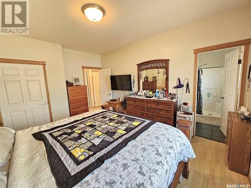 302 Centre Avenue, Meadow Lake, SK - Indoor Photo Showing Bedroom