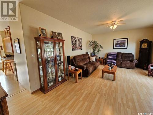 302 Centre Avenue, Meadow Lake, SK - Indoor Photo Showing Living Room