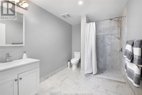 840 Wyandotte East Unit# 401, Windsor, ON - Indoor Photo Showing Bathroom
