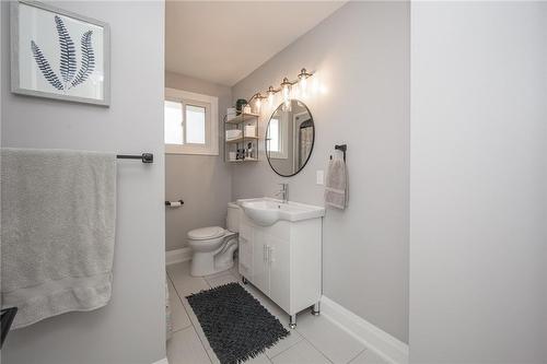 92 Sullivan Avenue, Thorold, ON - Indoor Photo Showing Bathroom