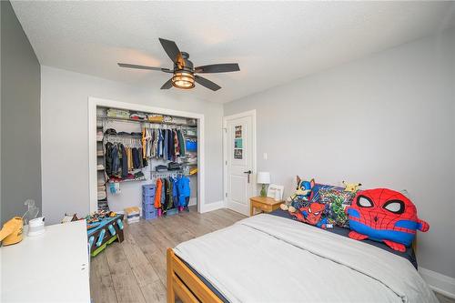 92 Sullivan Avenue, Thorold, ON - Indoor Photo Showing Bedroom
