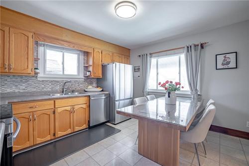 295 Scholfield Avenue S, Welland, ON - Indoor Photo Showing Kitchen With Double Sink