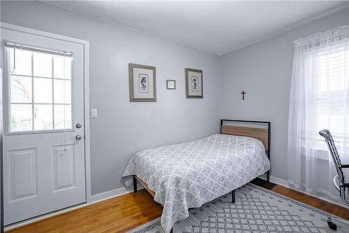 295 Scholfield Avenue S, Welland, ON - Indoor Photo Showing Bedroom