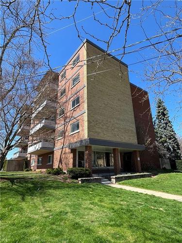 14 Norris Place|Unit #304, St. Catharines, ON - Outdoor With Facade