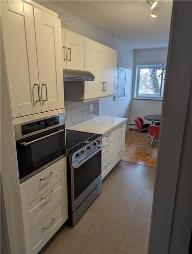 14 Norris Place|Unit #304, St. Catharines, ON - Indoor Photo Showing Kitchen