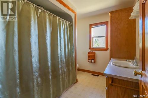 32 Mcgraw Road, Bains Corner, NB - Indoor Photo Showing Bathroom
