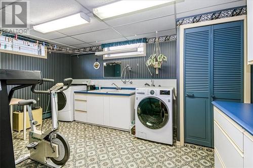 487 Hillcrest Crescent, Sudbury, ON - Indoor Photo Showing Laundry Room