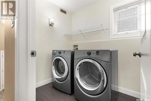 8704 Kestral Drive, Regina, SK - Indoor Photo Showing Laundry Room